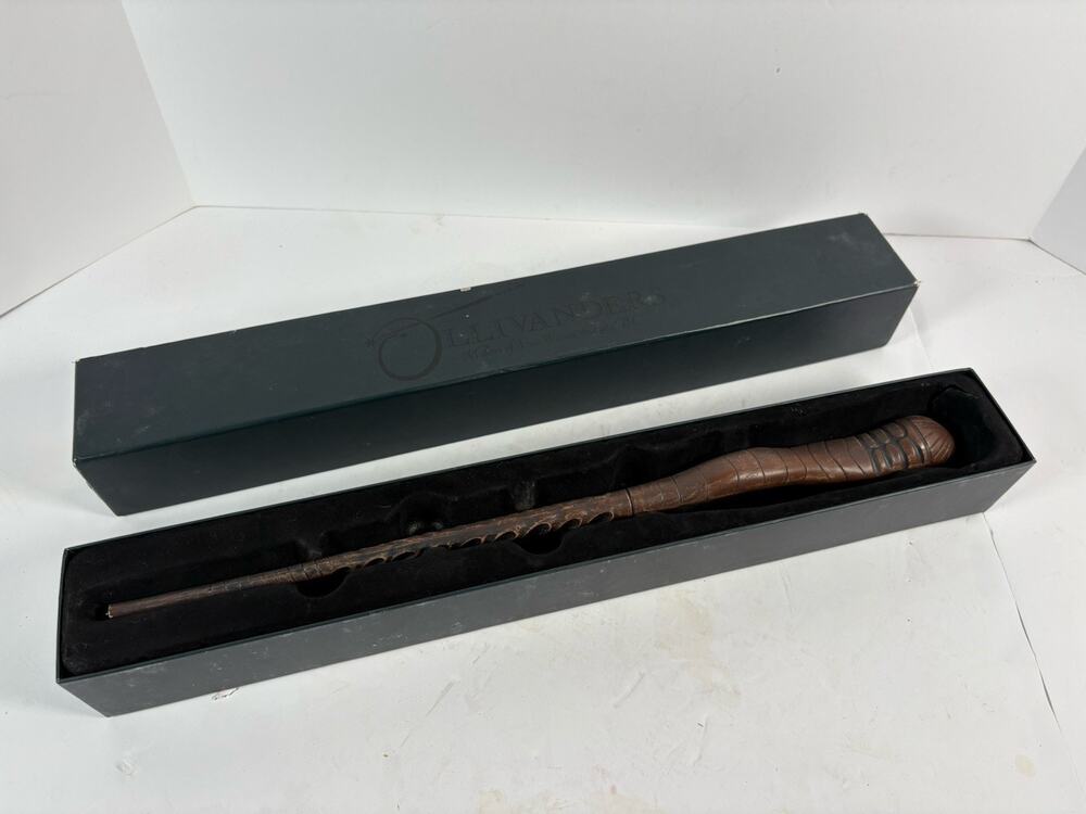 Harry Potter Ollivanders Alder Death Eater Skull Interactive Wand Universal Box